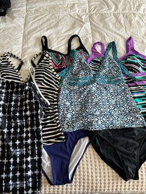 (5) swim tops (2) swim bikini bottoms swimsuits multiple brands mix and match
